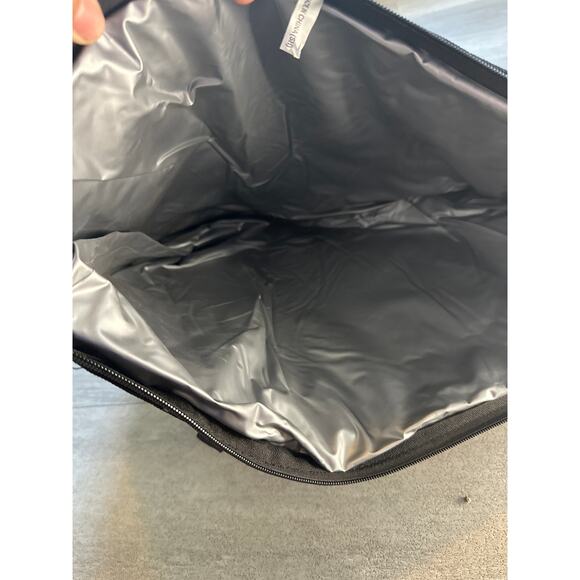 Tony Lama Boots Black Insulated Bag - Picture 5 of 5